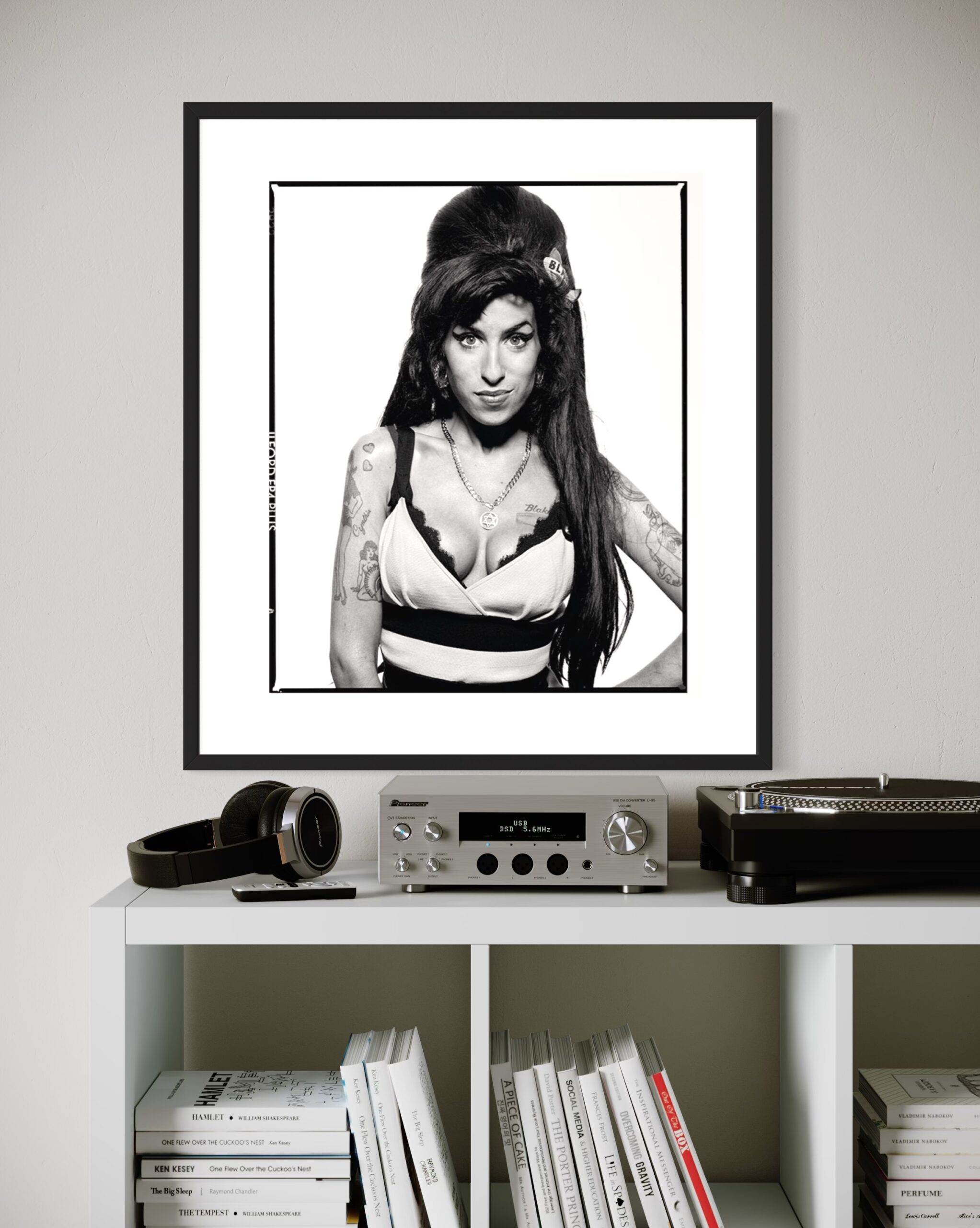 TO - Amy Winehouse - Small - 2