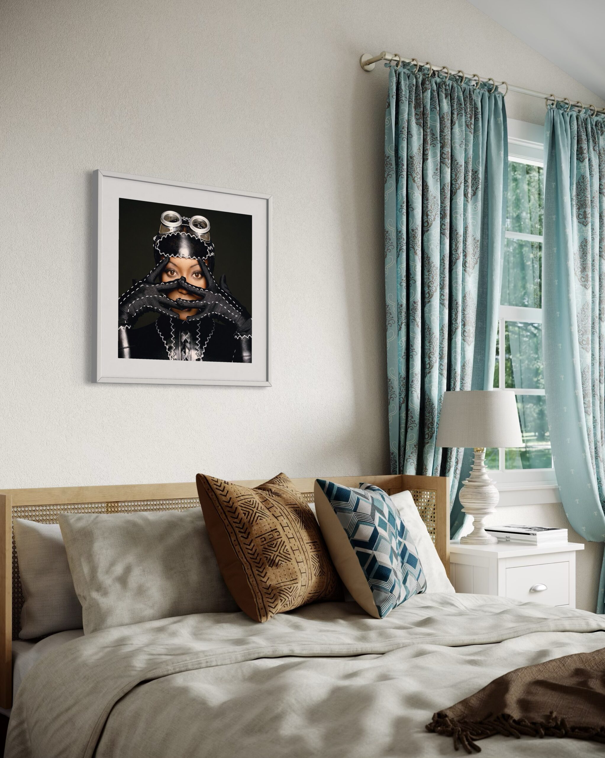 TO - Naomi Campbell - small - 3